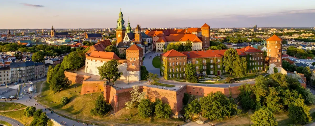 CRACOVIA EN EL PUENTE DE DICIEMBRE