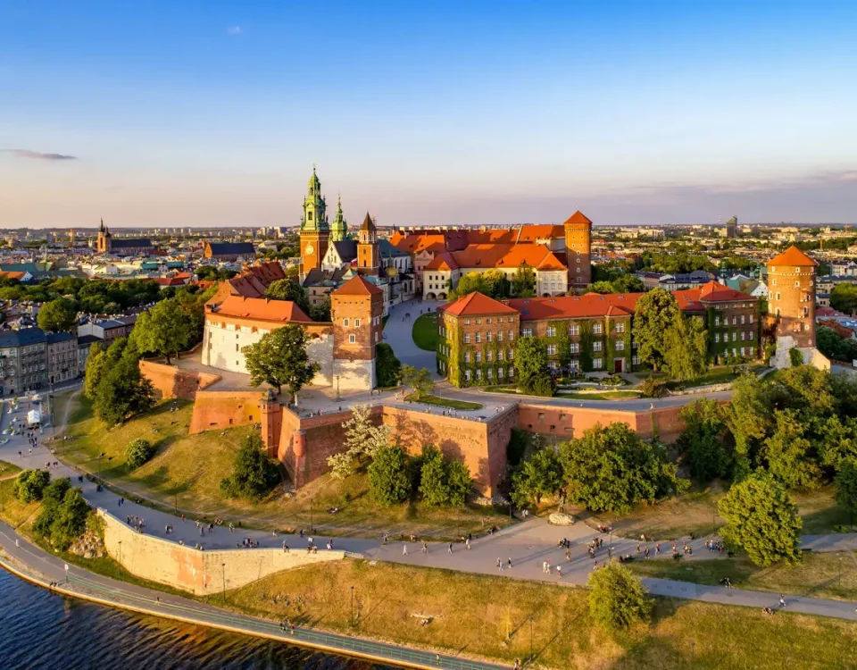 CRACOVIA EN EL PUENTE DE DICIEMBRE